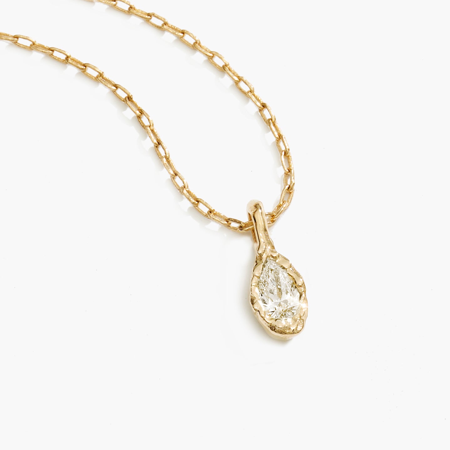 VERVE PEAR DIAMOND PENDANT