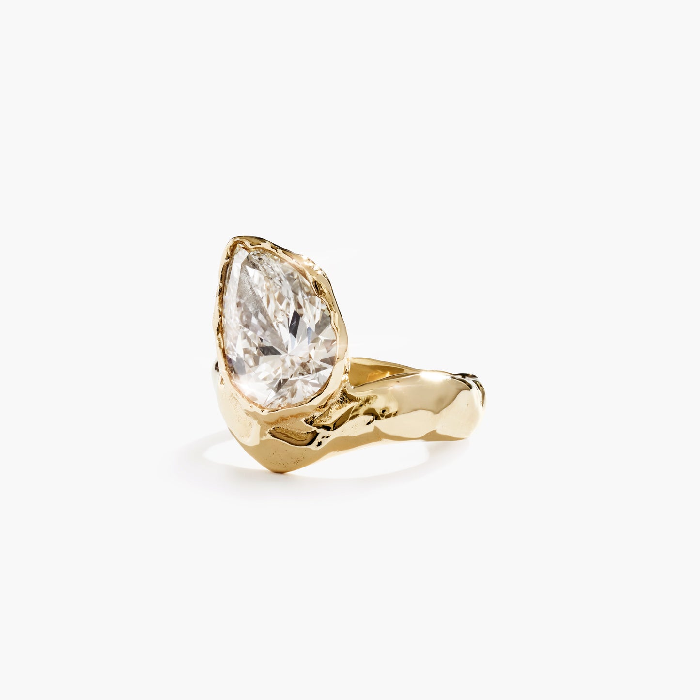 VERVE PEAR DIAMOND RING BOLD
