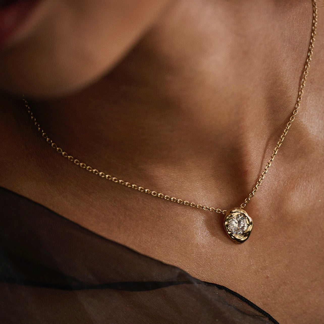 ALFA DIAMOND PENDANT NECKLACE
