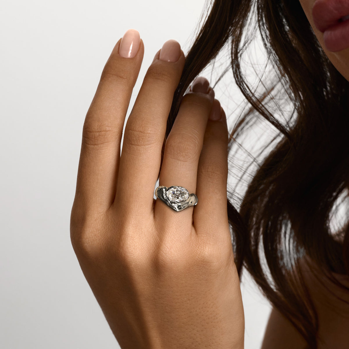 VERVE OVAL STEP CUT DIAMOND RING LIGHT