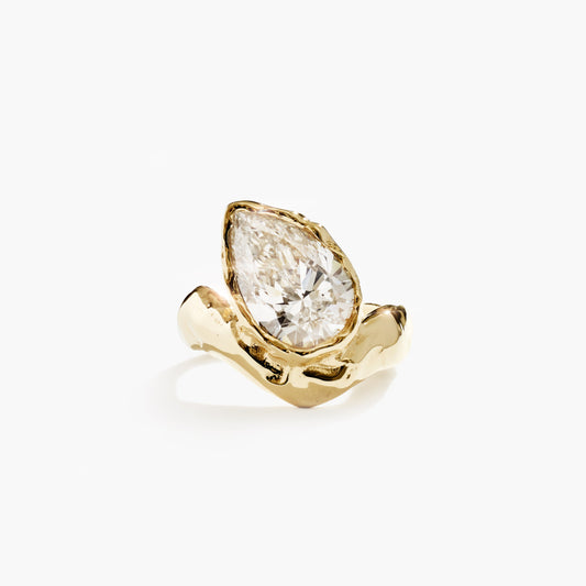 VERVE PEAR DIAMOND RING BOLD