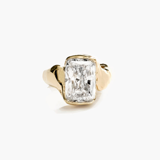 EVOKE RADIANT DIAMOND RING