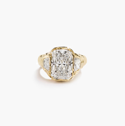 VOYAGE RADIANT TRINITY DIAMOND RING