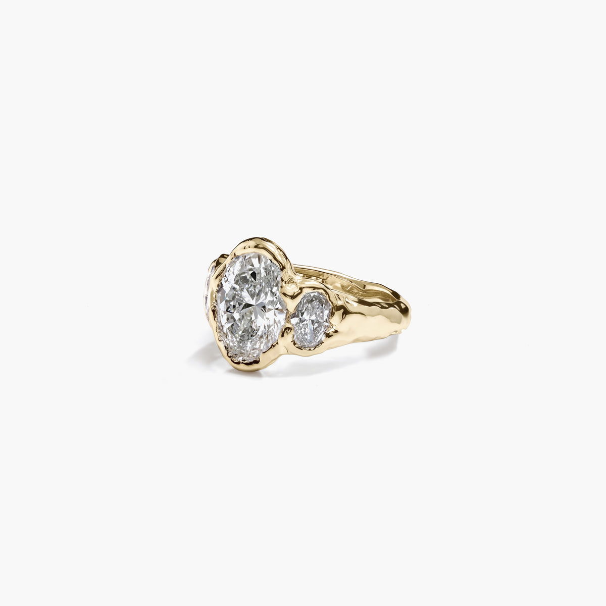 MY RAY OVAL TRINITY DIAMOND RING