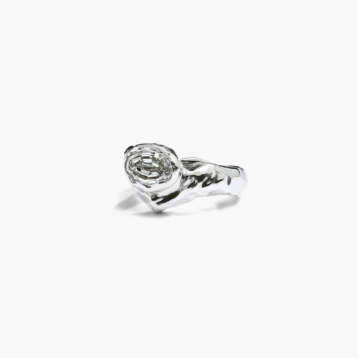 VERVE OVAL STEP CUT DIAMOND RING LIGHT