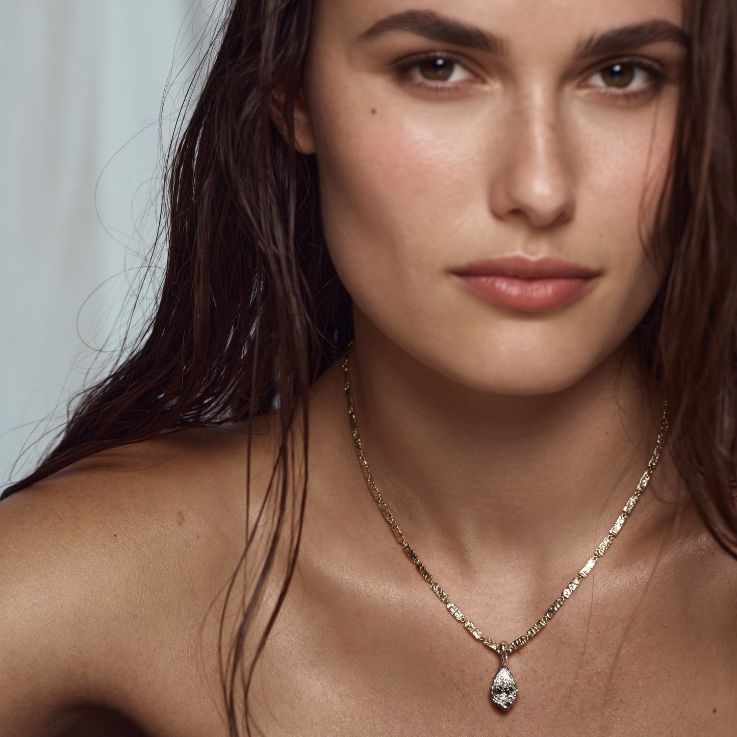ALFA PEAR DIAMOND PENDANT BOLD