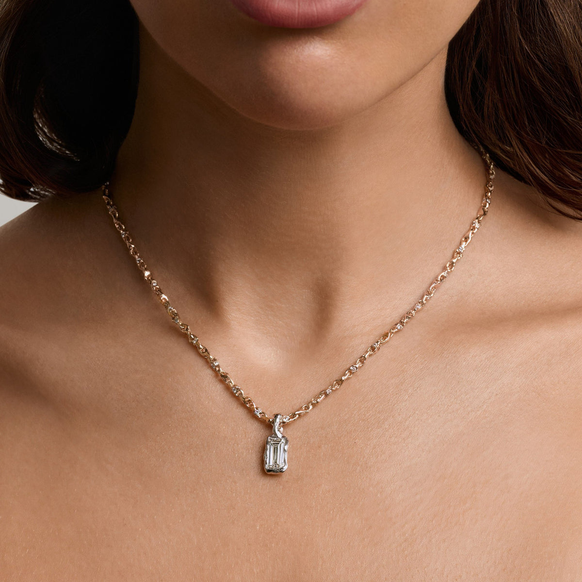 DÉCO BAGUETTE DIAMOND PENDANT